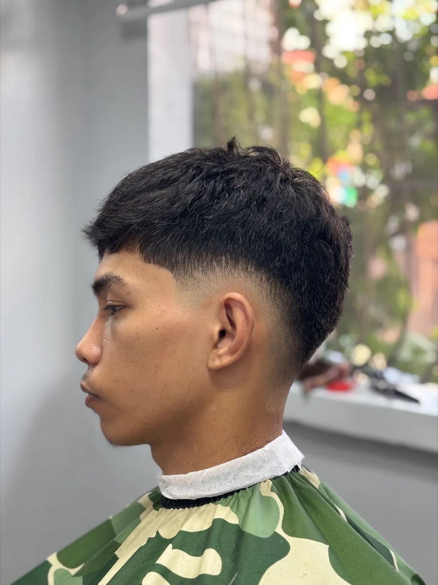 Crop, low fade